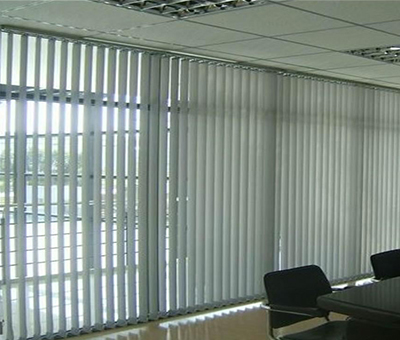 濟(jì)南某銀行會議室 豎卷簾工程